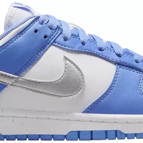 Brand new women’s size 7 1/2 Nike dunk low! NWT
Royal Pulse Metallic - Picture 4 of 6